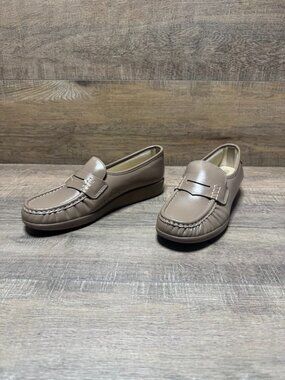 SAS Soft Step Heel Beige Leather Wedge Heel Loafers Women's Size 8